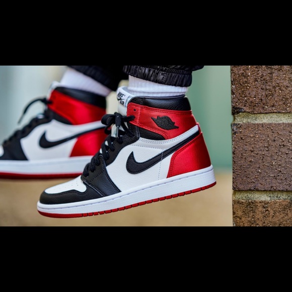 Women’s Air Jordan 1 “Satin” limited edition - Picture 2 of 8